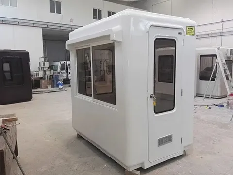 Cabina de vigilancia en PRFV fabricada a medida en fibra de vidrio con estructura modular y alta resistencia para uso exterior